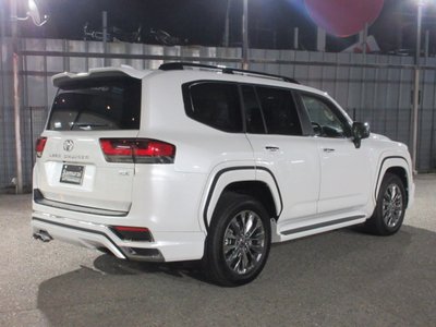 TOYOTA LAND CRUISER 300 - 3