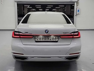 BMW 7 SERIES - 2
