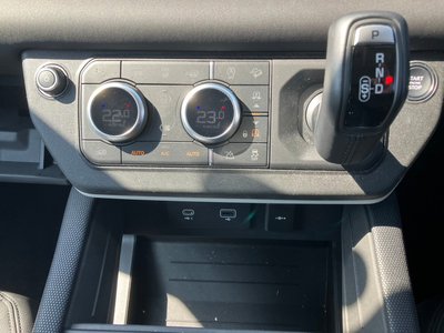 LAND ROVER DEFENDER - 6