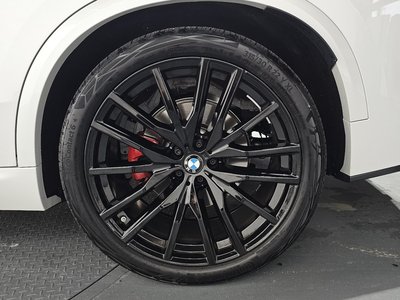 2025 BMW X5 photo 8