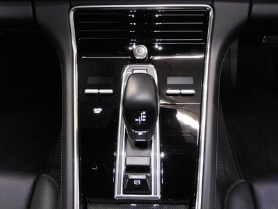 PORSCHE PANAMERA - 8