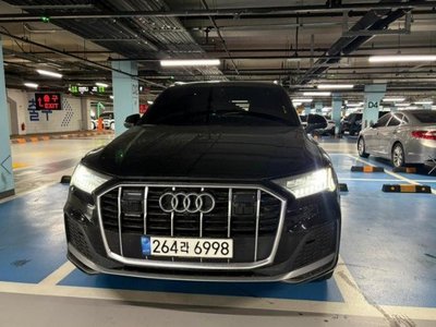 AUDI Q7 - 1