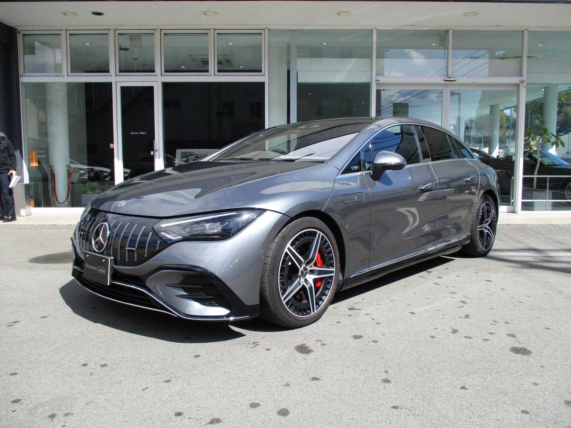 MERCEDES-BENZ EQE AMG - View 1