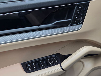 2024 Porsche CAYENNE 照片 10