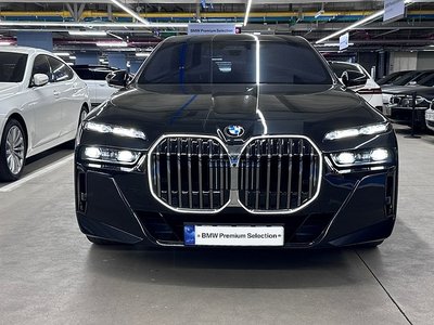 BMW 7 SERIES - 2