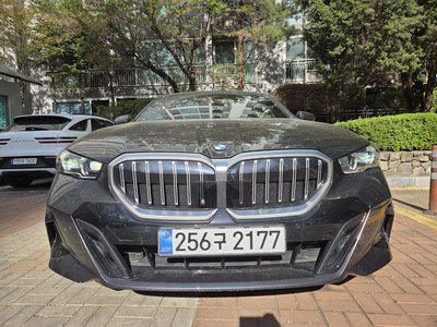 BMW 5 SERIES - 4