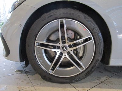 MERCEDES-BENZ E-CLASS - 6