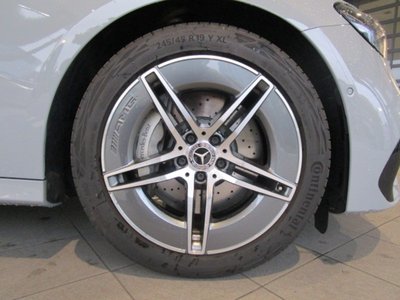 MERCEDES-BENZ E-CLASS - 9