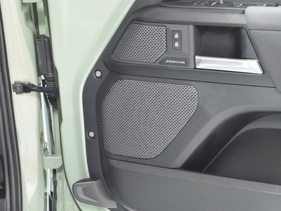 LAND ROVER DEFENDER - 6