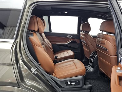 2023 BMW X7 缩略图 18