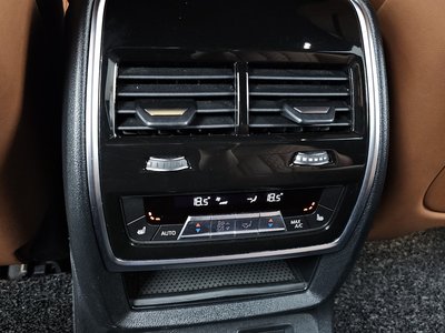 2023 BMW X7 缩略图 25