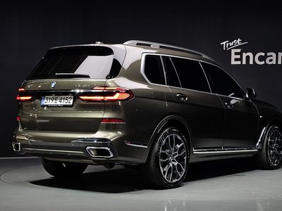 2023 BMW X7 — фото 4