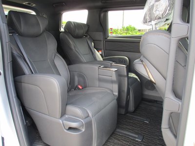 2025 Toyota ALPHARD 缩略图 32