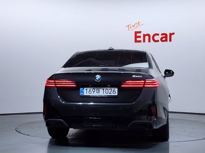BMW 5 SERIES - 4