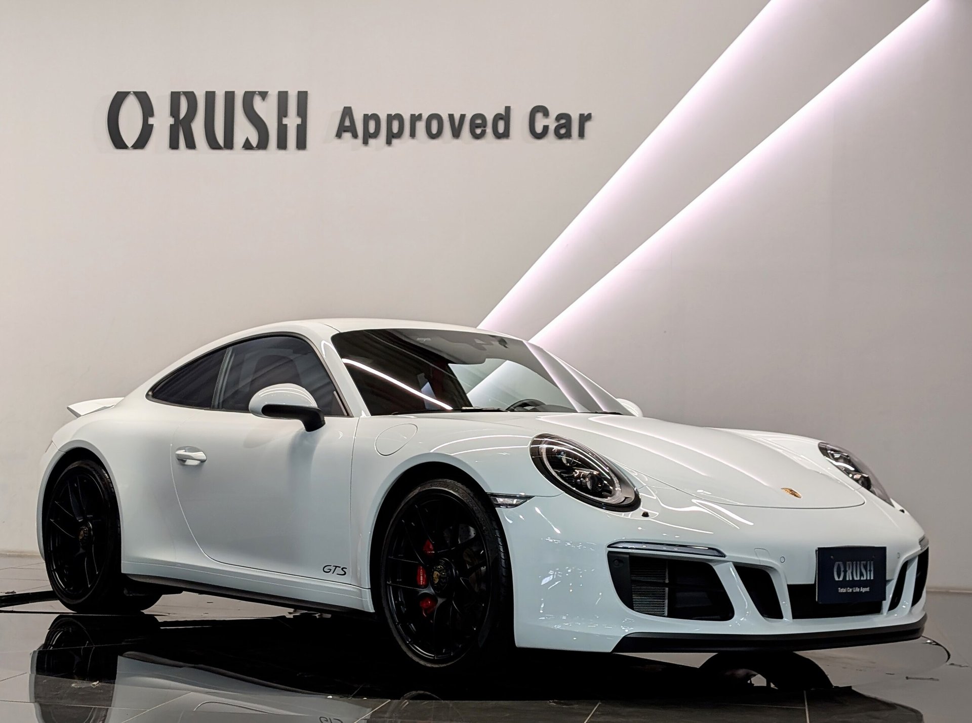 PORSCHE 911 - View 1