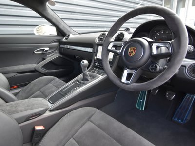 2020 Porsche 718 — миниатюра 23