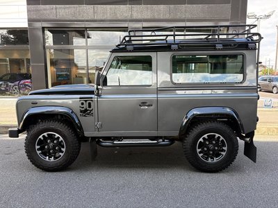 LAND ROVER DEFENDER - 7
