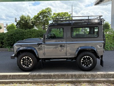 LAND ROVER DEFENDER - 2