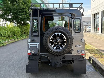 LAND ROVER DEFENDER - 9
