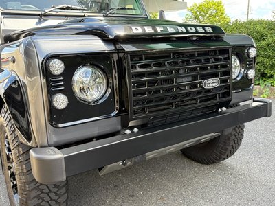 LAND ROVER DEFENDER - 10