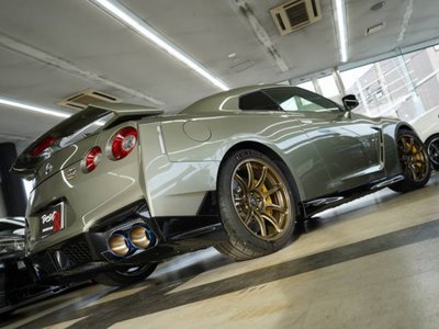 NISSAN GT-R - 6