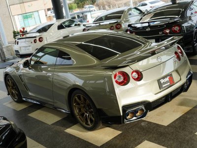 NISSAN GT-R - 4