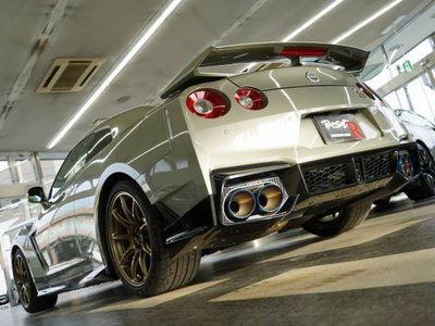 NISSAN GT-R - 8
