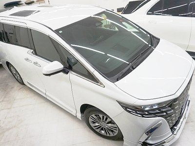 2025 Toyota ALPHARD photo 4