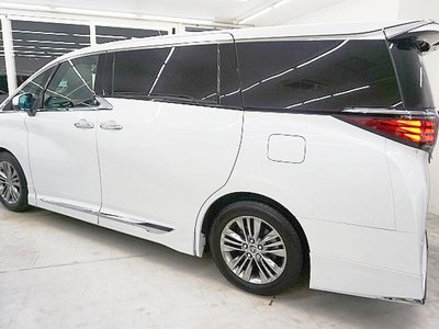 2025 Toyota ALPHARD photo 10