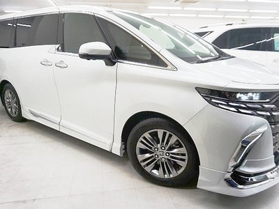 2025 Toyota ALPHARD photo 3