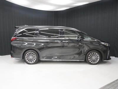 صورة 6 لـ 2023 Lexus LM