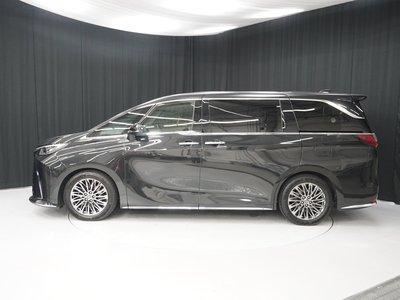 صورة 3 لـ 2023 Lexus LM
