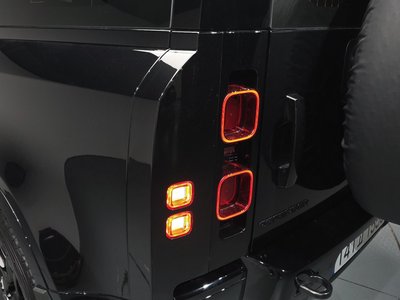 LAND ROVER DEFENDER - 10
