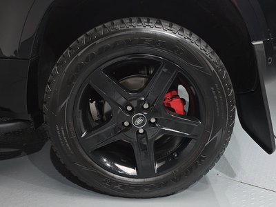 LAND ROVER DEFENDER - 8