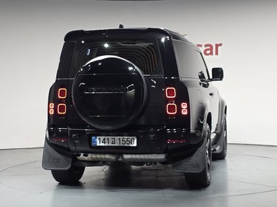 LAND ROVER DEFENDER - 4