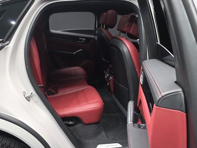 2023 Porsche CAYENNE — миниатюра 18