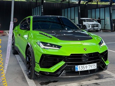 LAMBORGHINI URUS - 9