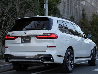 BMW X7 - 7