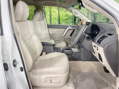 TOYOTA LAND CRUISER PRADO - 9