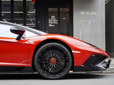 صورة 8 لـ 2016 Lamborghini AVENTADOR