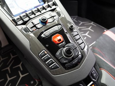 2016 Lamborghini AVENTADOR — миниатюра 19