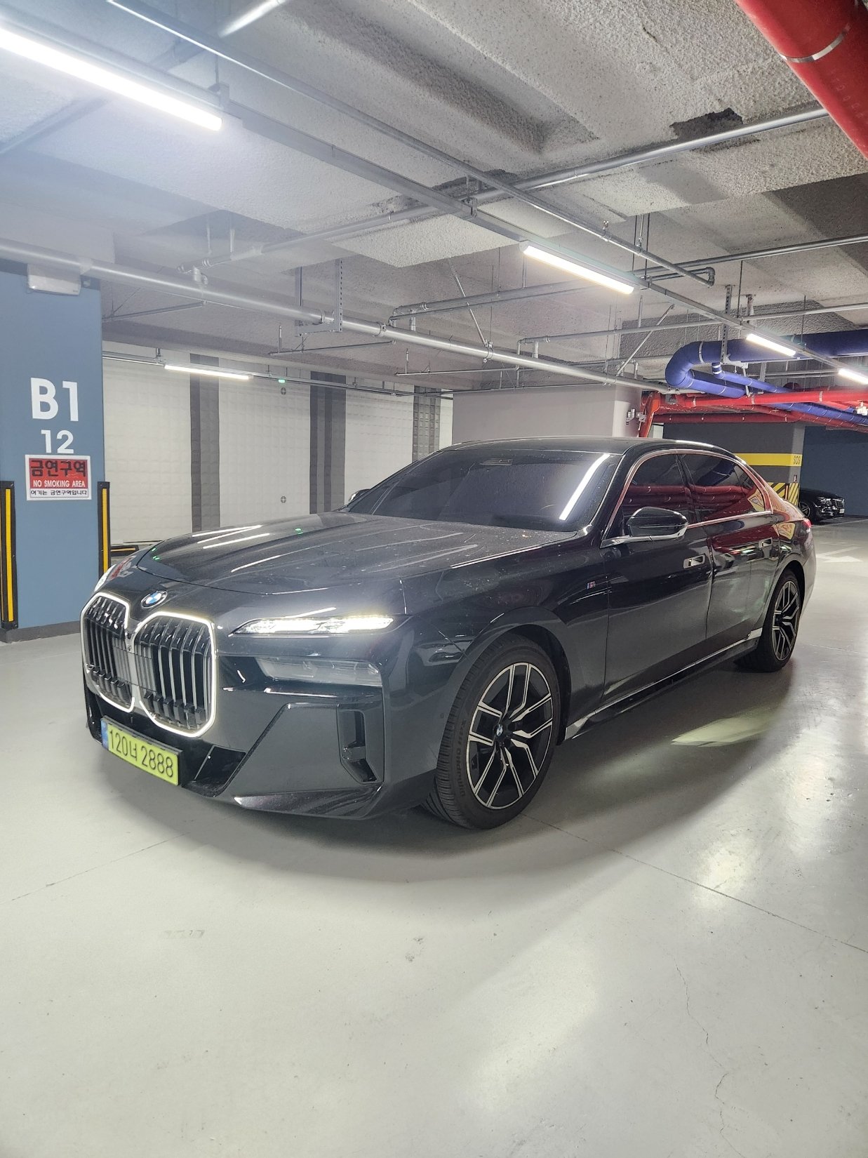 BMW 7 SERIES - View 1