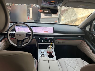 GENESIS GV80 - 8