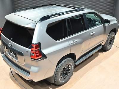 TOYOTA LAND CRUISER PRADO - 8