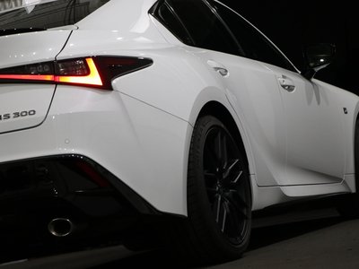 2024 Lexus IS — миниатюра 48