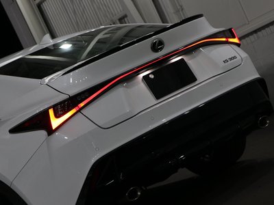 2024 Lexus IS — миниатюра 60