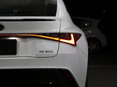 2024 Lexus IS — миниатюра 54
