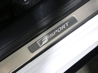 2024 Lexus IS — миниатюра 27