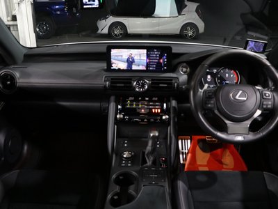 2024 Lexus IS — миниатюра 20