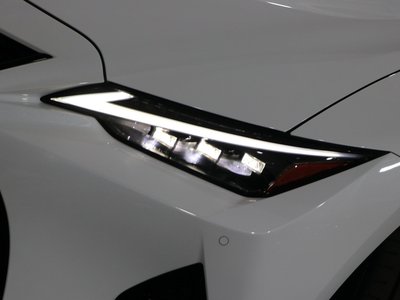 2024 Lexus IS — миниатюра 52